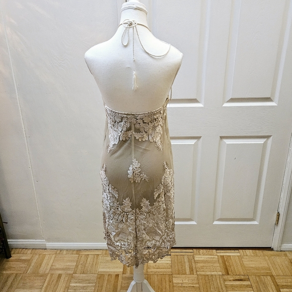 NEW SKY Cocktail Backless Nude Tan Lace Layered Halter Mini Dress S - Picture 9 of 10